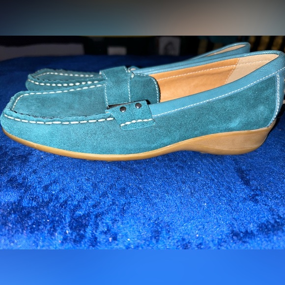 NWOT Teal suede and leather mocassins | size 6 - Picture 5 of 8